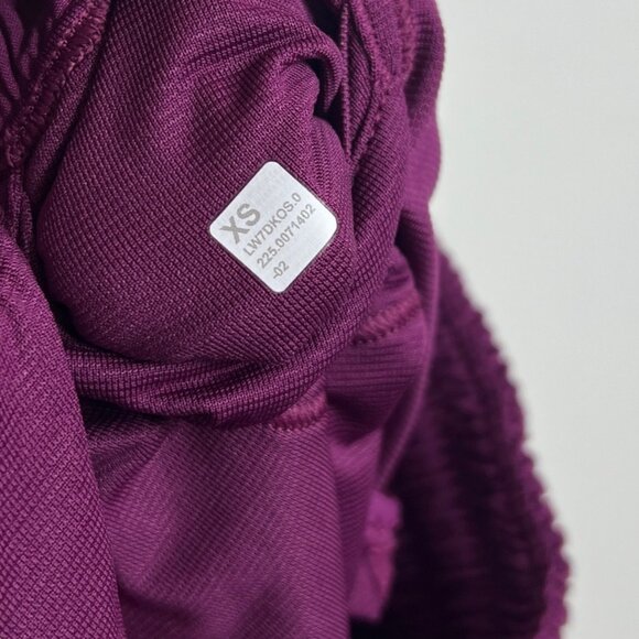 Lululemon NWT Shake It Out High-Rise Running Short 2.5" Chilled Grape - Picture 6 of 8